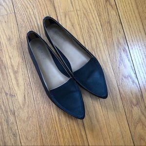 Black point toe loafers